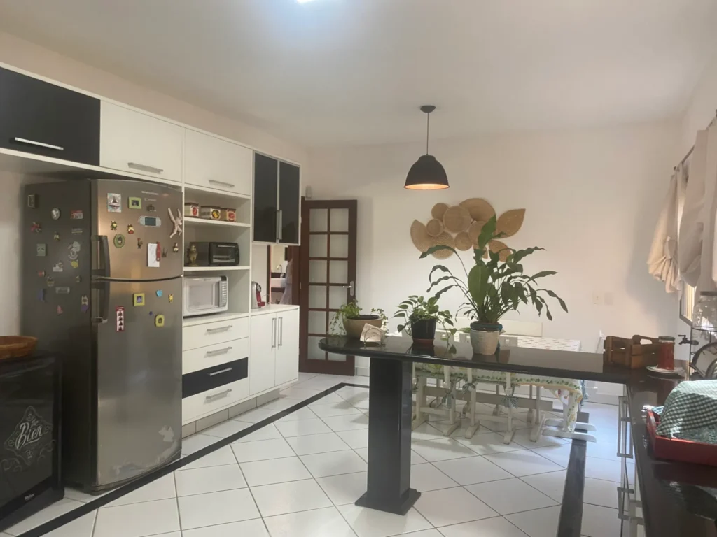 Casa com 3 suítes e terreno de 1.441 m² no Centro, foto 19
