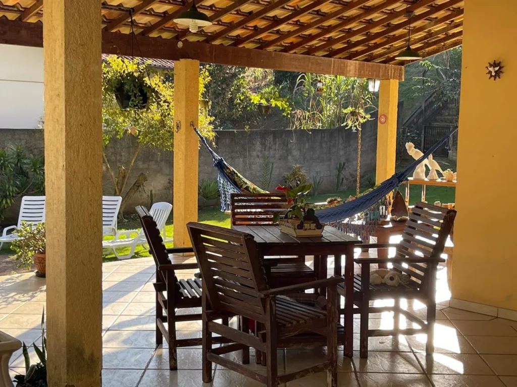 Casa com 3 suítes e terreno de 1.441 m² no Centro, foto 2