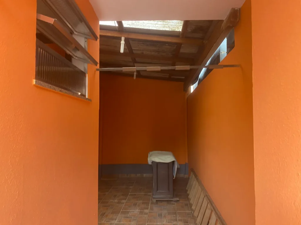 Casa de 2 quartos com quintal ajardinado e fruteiras, foto 5
