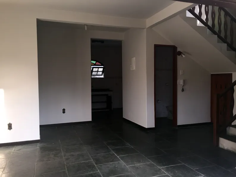 Casa de dois pavimentos com 2 suítes e garagem para 2 carros, foto 3