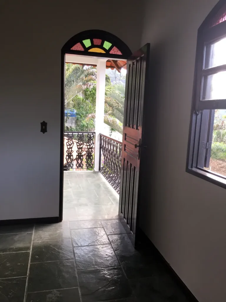 Casa de dois pavimentos com 2 suítes e garagem para 2 carros, foto 8