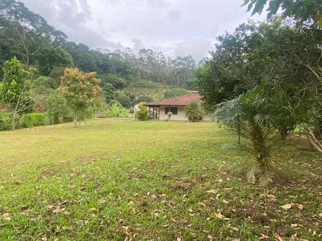 Chácara de 1.353 m² com piscina e casa de 4 quartos, foto 17
