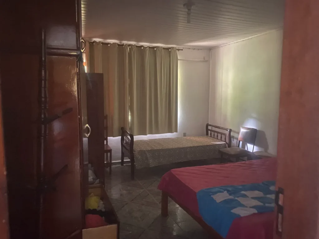 Chácara de 1.353 m² com piscina e casa de 4 quartos, foto 4