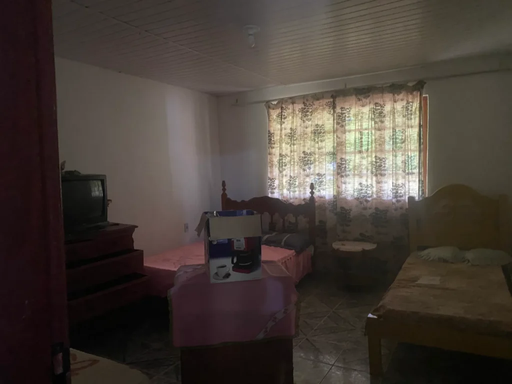 Chácara de 1.353 m² com piscina e casa de 4 quartos, foto 5