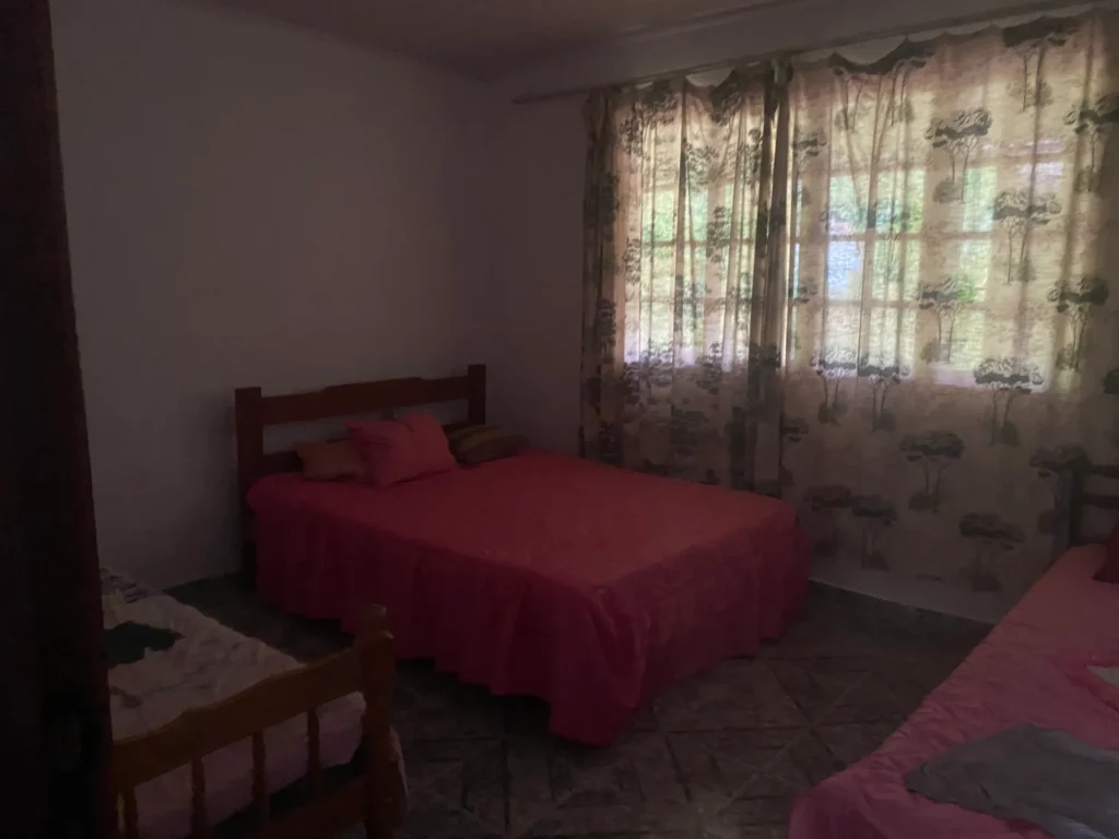 Chácara de 1.353 m² com piscina e casa de 4 quartos, foto 6