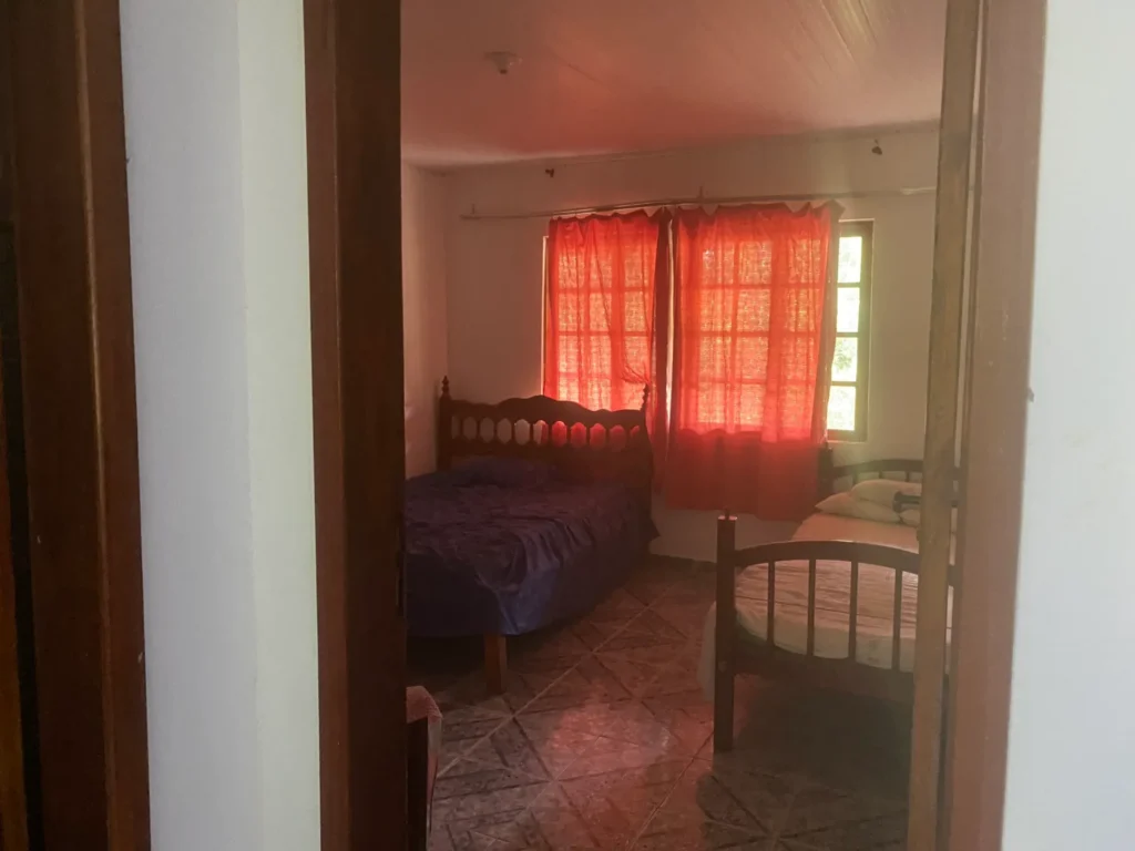 Chácara de 1.353 m² com piscina e casa de 4 quartos, foto 7