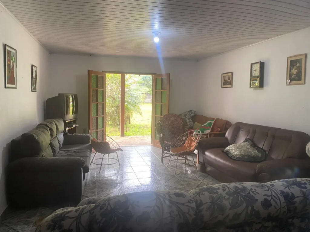 Chácara de 1.353 m² com piscina e casa de 4 quartos, foto 9