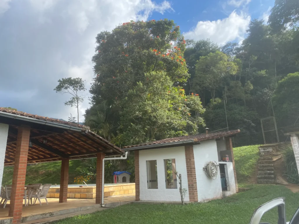 Sítio de 12 hectares com estrutura para pousada, piscina e sauna, foto 3