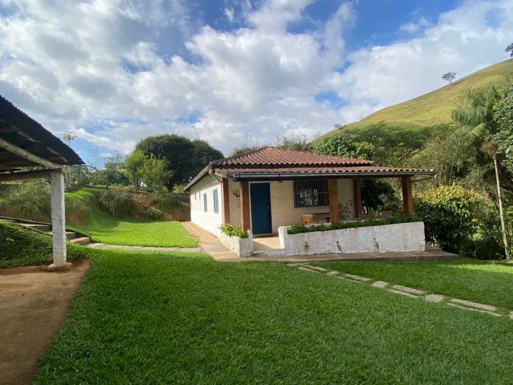 Sítio de 12 hectares com estrutura para pousada, piscina e sauna, foto 9