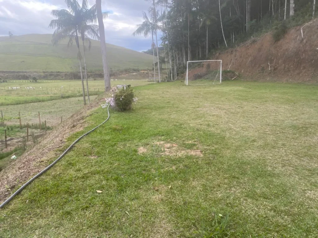 Sítio de 40.000 m² com casa nova e 2 açudes com peixes