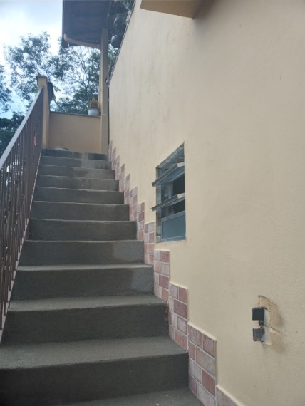 Casa,Venda,CASA EM LOCAL MUITO AGRADÁVEL, COM VARANDA, SALA, 3 QUARTOS (1 SUITE),1046