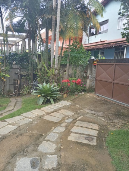 Casa,Venda,CASA EM LOCAL MUITO AGRADÁVEL, COM VARANDA, SALA, 3 QUARTOS (1 SUITE),1046