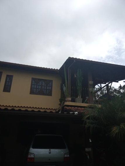 Casa,Venda,CASA EM LOCAL MUITO AGRADÁVEL, COM VARANDA, SALA, 3 QUARTOS (1 SUITE),1046